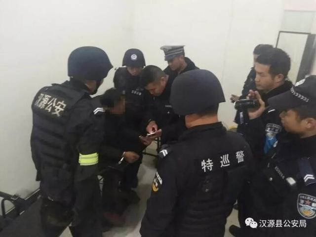 户县警察对峙事件，最新消息与深度解读